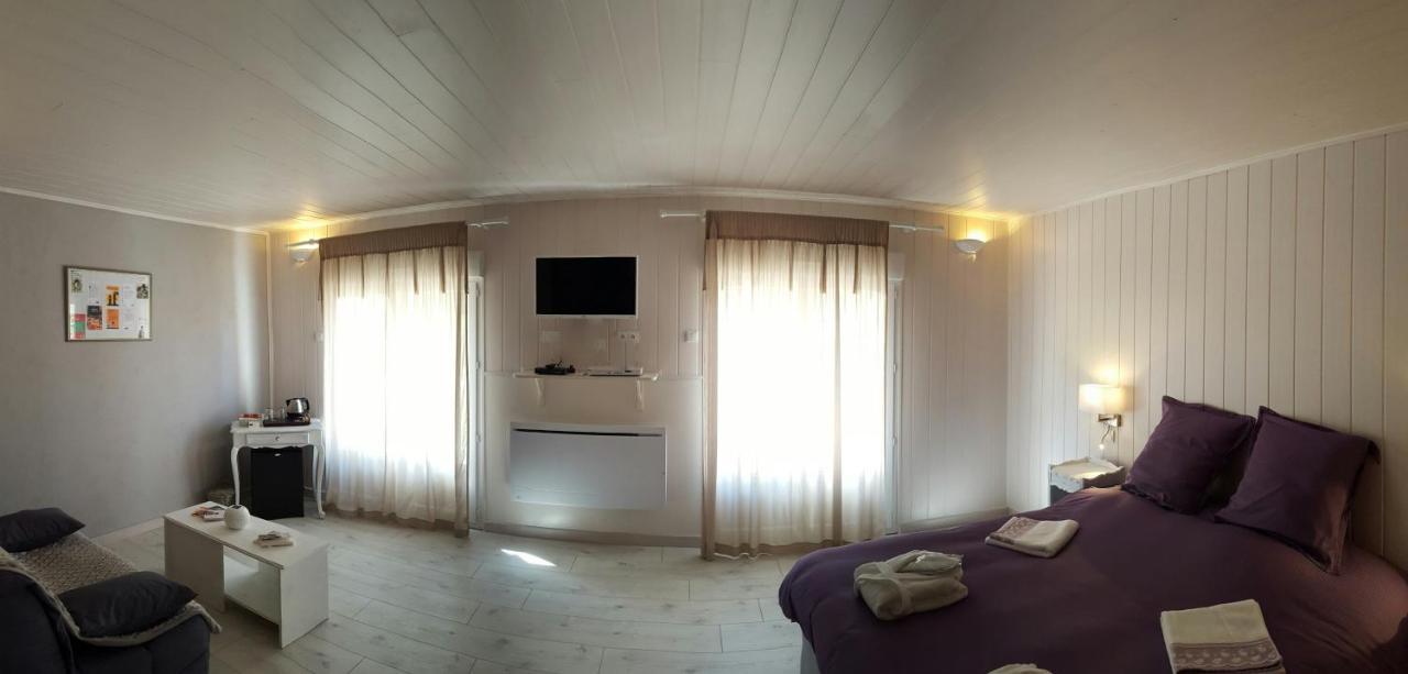 L Acacia Hotel ลูส์ลาครัวซ์โอ ภายนอก รูปภาพ